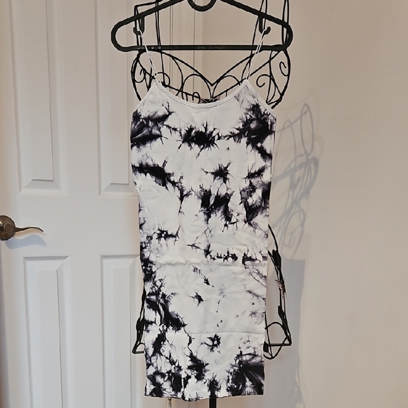 Charlotte Russe Dresses & Skirts - Black and White‎ Tie-Dye Dress